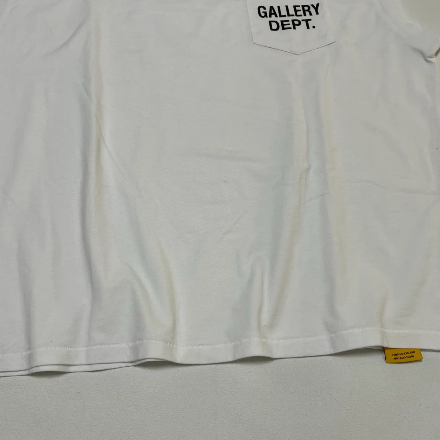 GALLERY DEPT. AUGI SLEEVELESS TEE/VINTAGE BLACK/NAVY/WHT English pocket sleeveless vest TEE Washed black/navy blue/white S-XL Same as the original version Super comfortable summer brushed lightweight material No sense of comfort on the upper body Loose and crisp fit Comfortable and breathable